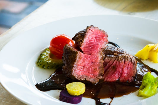 空腹を我慢しなくていい?ダイエット中におすすめの肉とおいしい食べ方