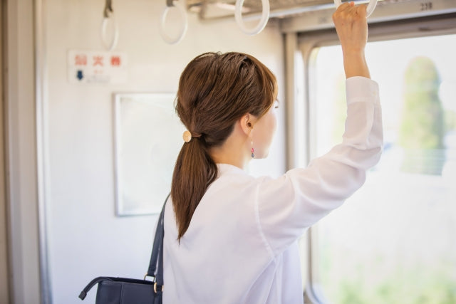 通勤・通学時間を有効活用しトレーニング!会社や学校に向かうまでや電車でできる簡単トレーニングをご紹介!